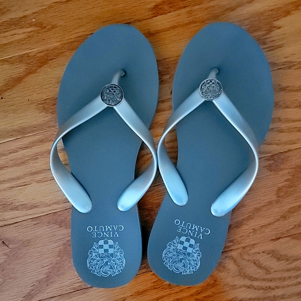 Vince Camuto Flip Flops